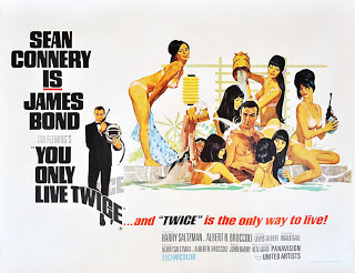 50 ans de James Bond en 24 affiches james bond 5 on ne vit que 2 fois james-bond-5-on-ne-vit-que-2-fois