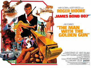 50 ans de James Bond en 24 affiches james bond 9 l homme au pistolet d or james-bond-9-l-homme-au-pistolet-d-or