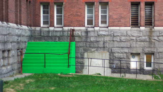 Ces escaliers qui ne mènent nulle part Green stairs to nowhere University of Vermont Green stairs to nowhere, University of Vermont