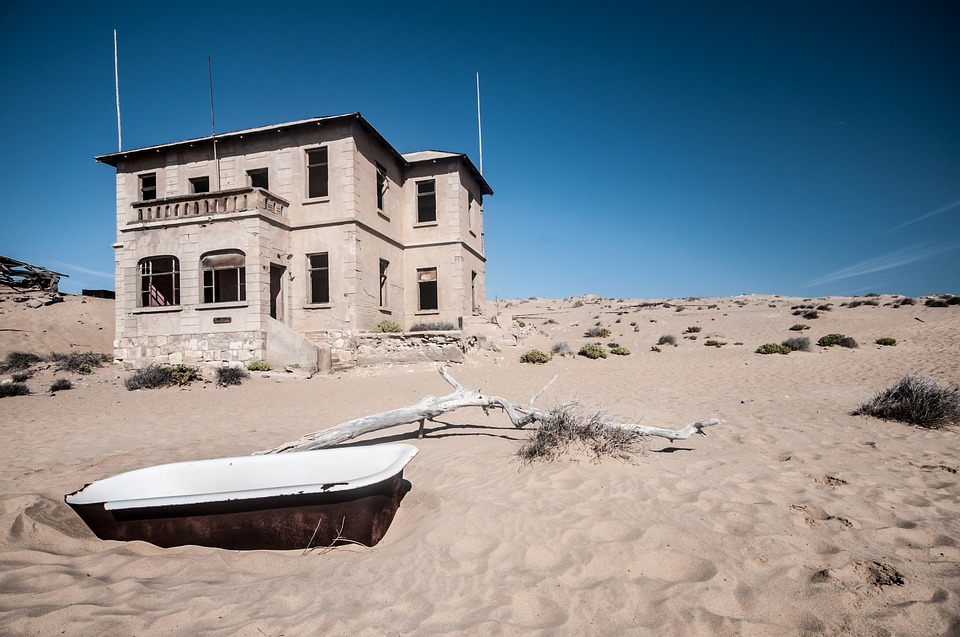 5 des villes fantômes les plus terrifiantes ville fantome kolmanskop 1 1 ville-fantome-kolmanskop-1-1