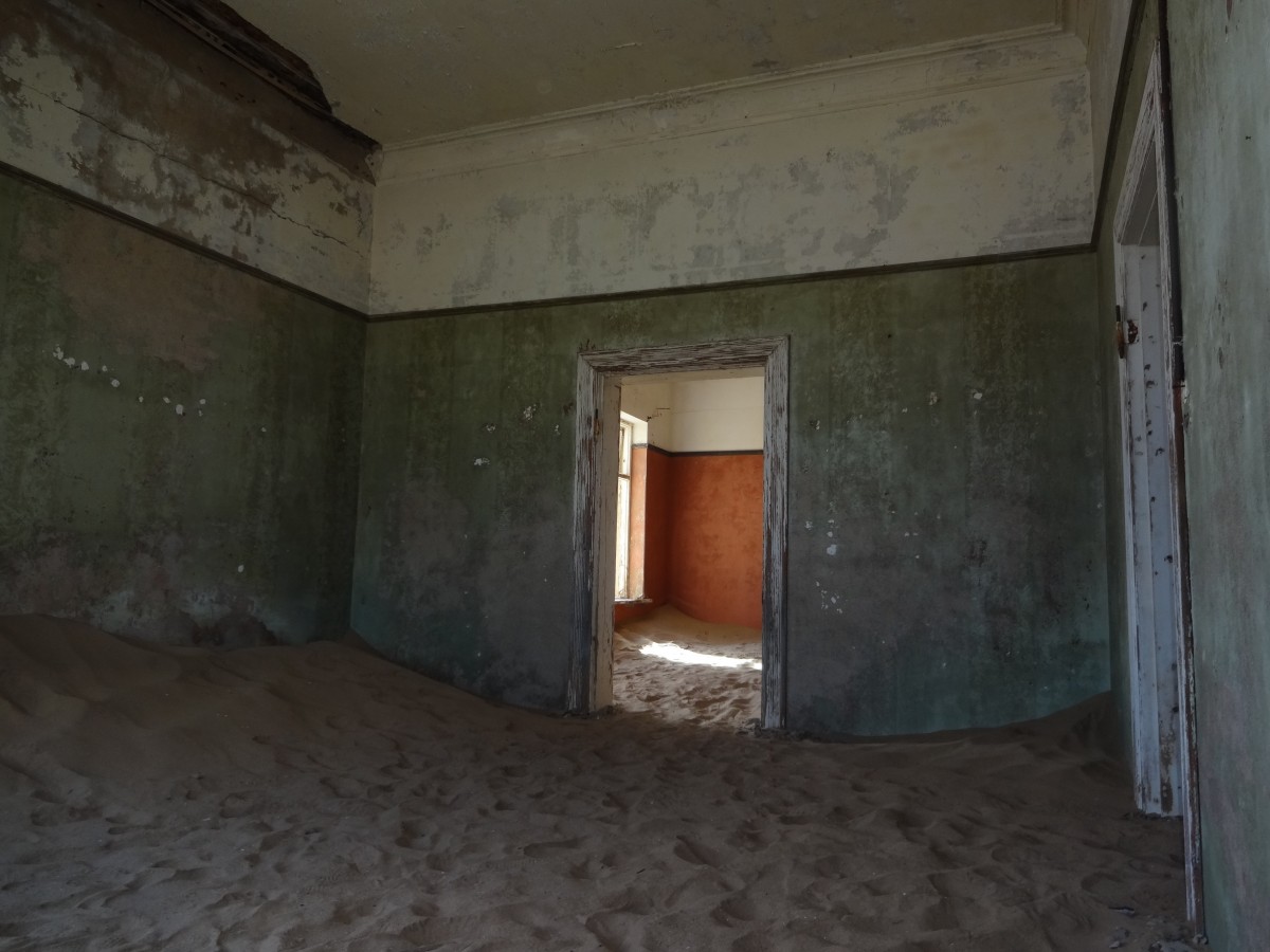 5 des villes fantômes les plus terrifiantes ville fantome kolmanskop 2 ville-fantome-kolmanskop-2
