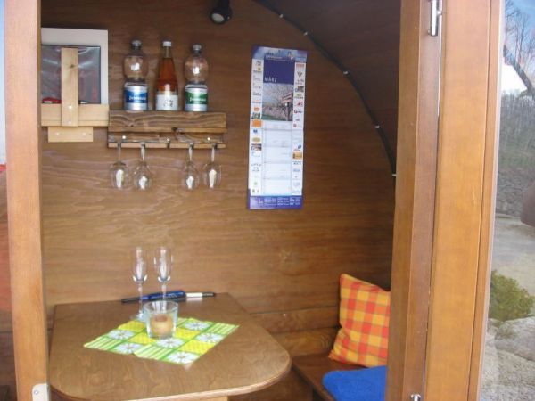 Dormir dans un tonneau à vin chambre dormir tonneau a vin 4 chambre-dormir-tonneau-a-vin-4