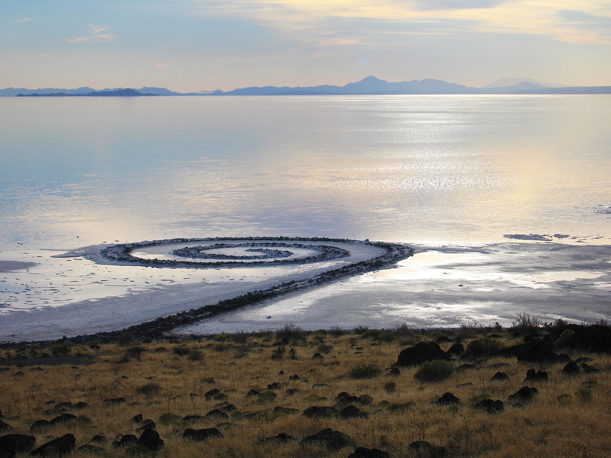 8 exemples de land art land art Spiral Jetty land-art-Spiral-Jetty