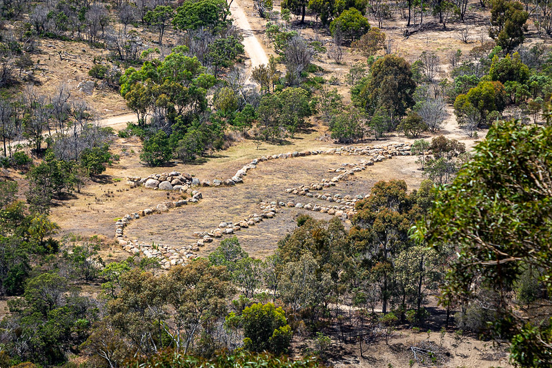 8 exemples de land art land art bunjil geoglyphes land-art-bunjil-geoglyphes