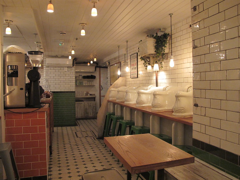Un restaurant dans d'anciennes toilettes publiques Un restaurant dans d anciennes toilettes publiques londres 6 Un-restaurant-dans-d-anciennes-toilettes-publiques-londres-6
