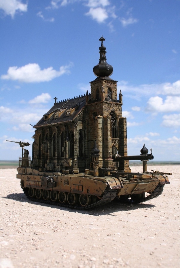 Eglise tank par Kris Kuksi eglise tank kris kuksi 2 eglise-tank-kris-kuksi-2
