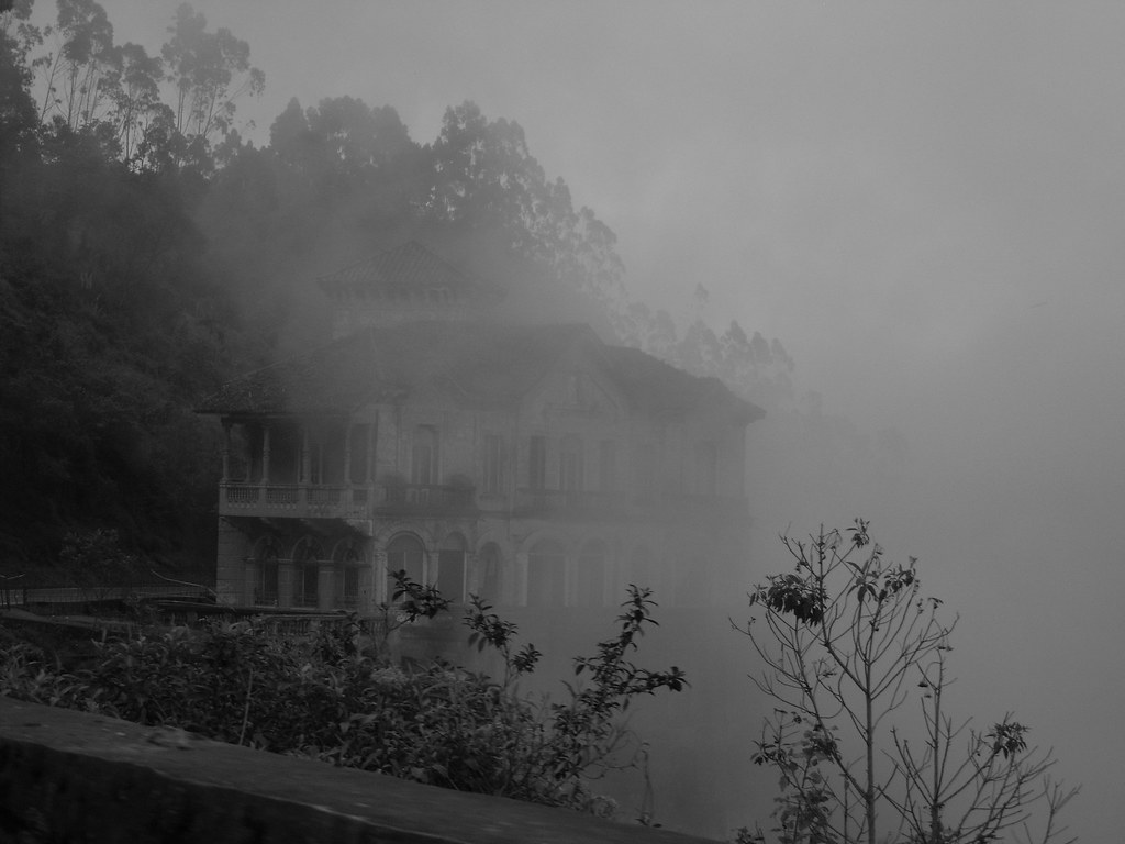 Hôtel Del Salto - Le plus bel hôtel abandonné hotel del salto abandonne 9 VLUU L100, M100 / Samsung L100, M100