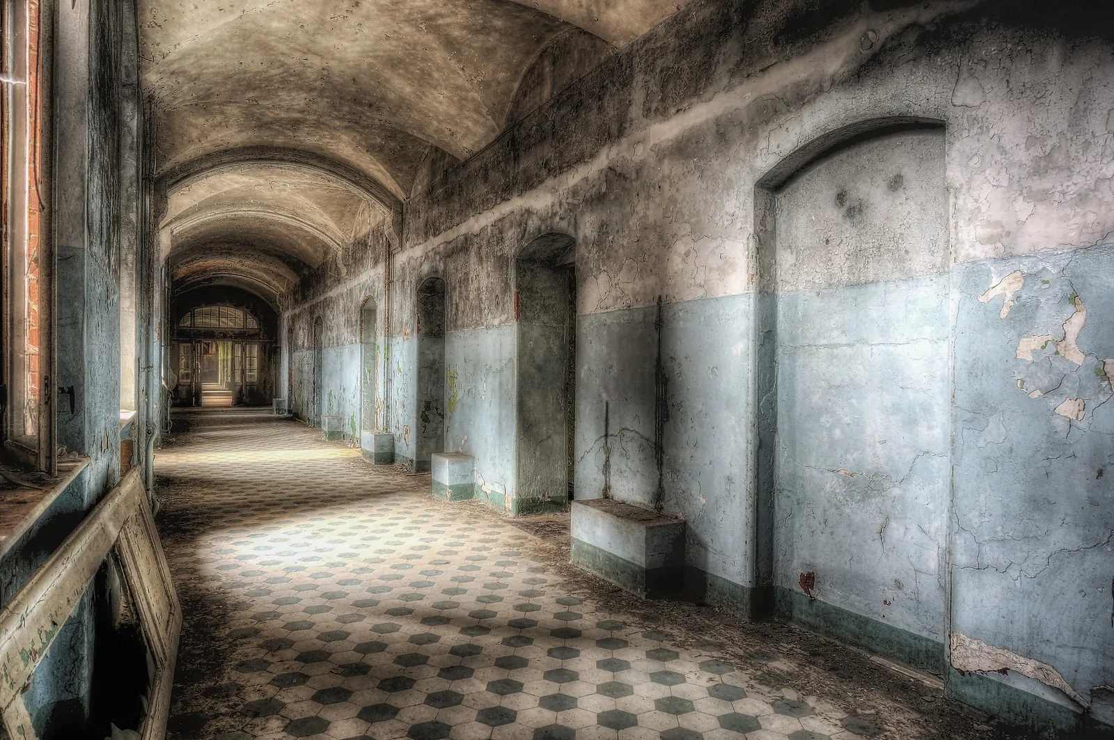 hopital de hitler le beelitz heilstatten sanatorium couloir hopital de hitler le beelitz heilstatten sanatorium couloir