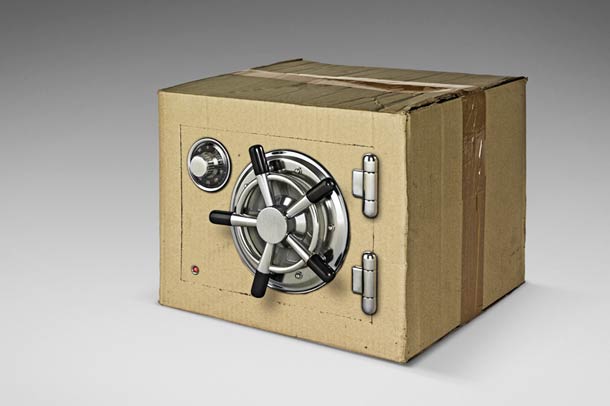 Les objets inutilisables de Giuseppe Colarusso Giuseppe Colarusso objets inutilisables coffre fort Giuseppe-Colarusso-objets-inutilisables-coffre-fort