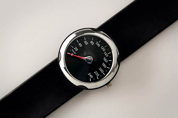 Les objets inutilisables de Giuseppe Colarusso Giuseppe Colarusso objets inutilisables montre Giuseppe-Colarusso-objets-inutilisables-montre