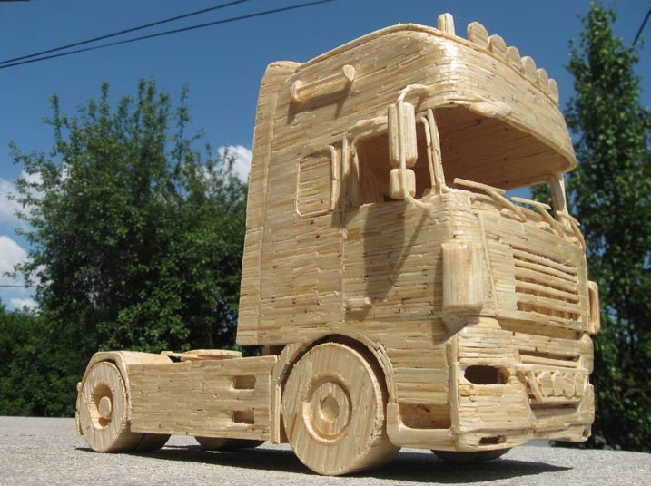 Des camions en allumettes par Djordje Balac camions en allumettes par djordje balac 6 camions-en-allumettes-par-djordje-balac-6