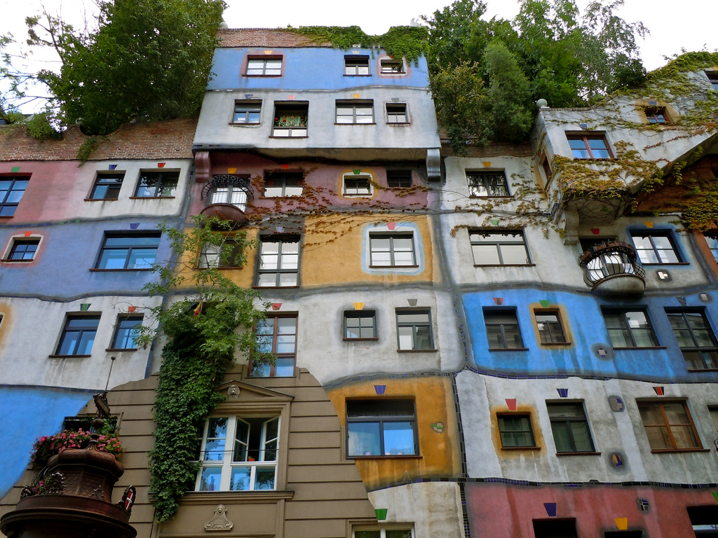 8 maisons insolites dans le monde maisons insolites la maison hundertwasser maisons-insolites-la-maison-hundertwasser