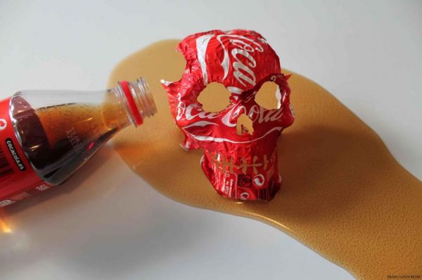 Sculptures de crâne en recyclage sculptures de crane recyclage de materiaux bouteille coca sculptures-de-crane-recyclage-de-materiaux-bouteille-coca