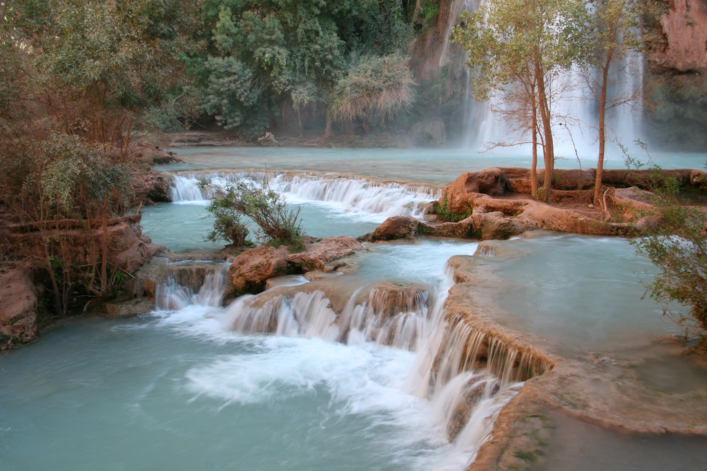 La cascade Havasu, une chute d'eau de 30 mètres dans le Grand Canyon cascade havasu chute deau de 30 metres grand canyon 6 cascade-havasu-chute-deau-de-30-metres-grand-canyon-6