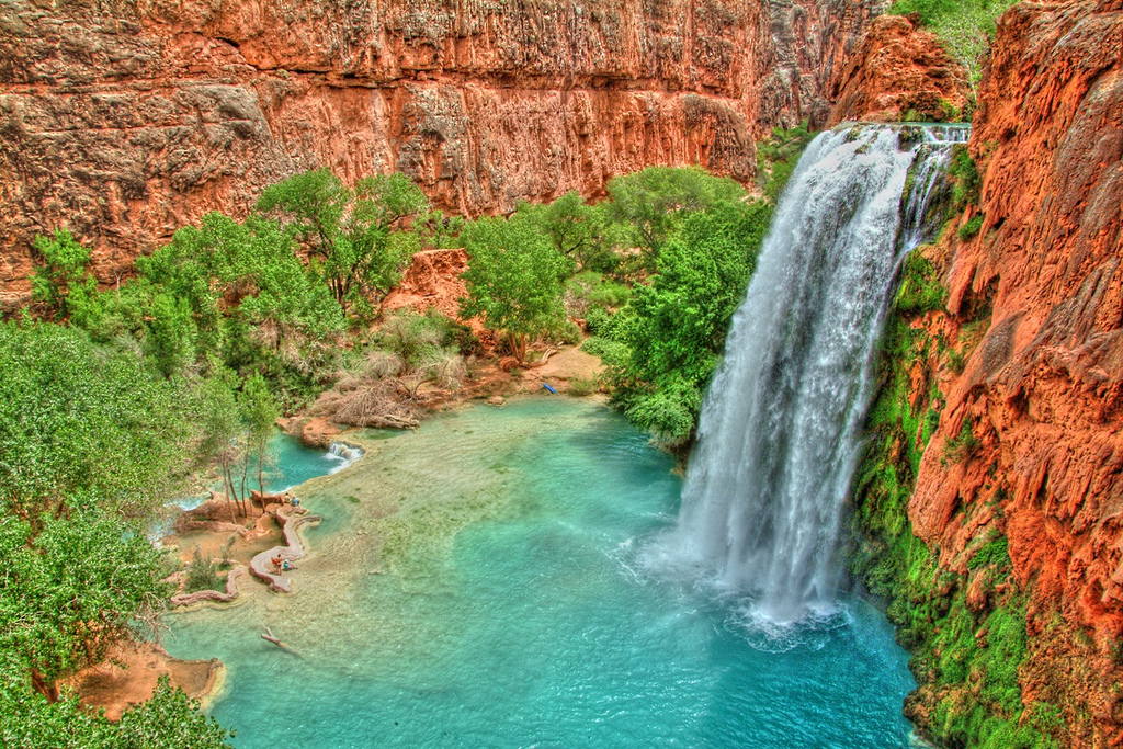 La cascade Havasu, une chute d'eau de 30 mètres dans le Grand Canyon cascade havasu chute deau de 30 metres grand canyon 8 cascade-havasu-chute-deau-de-30-metres-grand-canyon-8