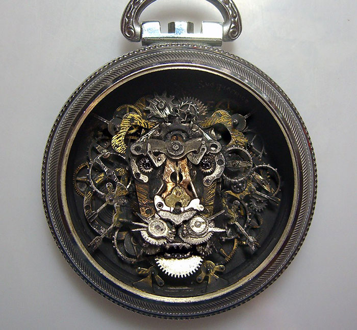 Recyclage de pièces de vieilles montres en sculpture par Susan Beatrice Recyclage de vieilles montres en sculptures steampunk par Susan Beatrice 3 Recyclage-de-vieilles-montres-en-sculptures-steampunk-par-Susan-Beatrice-3