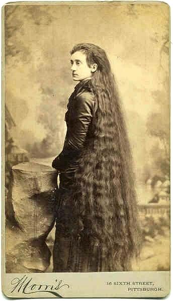 Les 7 sœurs Sutherland et leurs 11 mètres de cheveux isabella sutherland isabella-sutherland