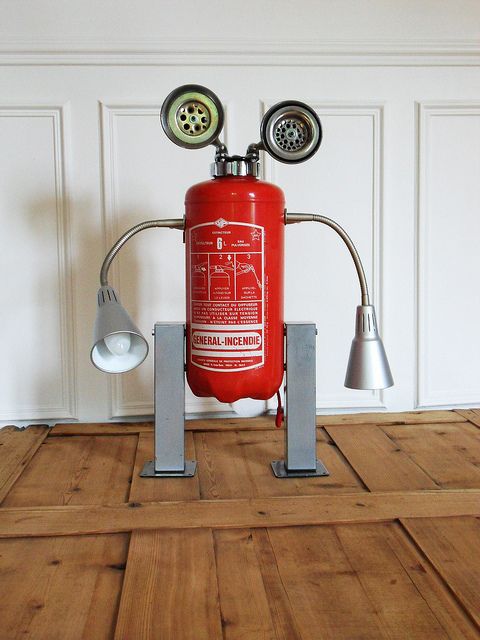 des lampes robot à partir d'objets recyclés lampes robot objets recycles 3 lampes-robot-objets-recycles-3