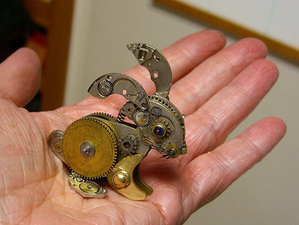 Recyclage de pièces de vieilles montres en sculpture par Susan Beatrice sculptures steampunk recyclage de pieces de vieilles montres 7 sculptures-steampunk-recyclage-de-pieces-de-vieilles-montres-7