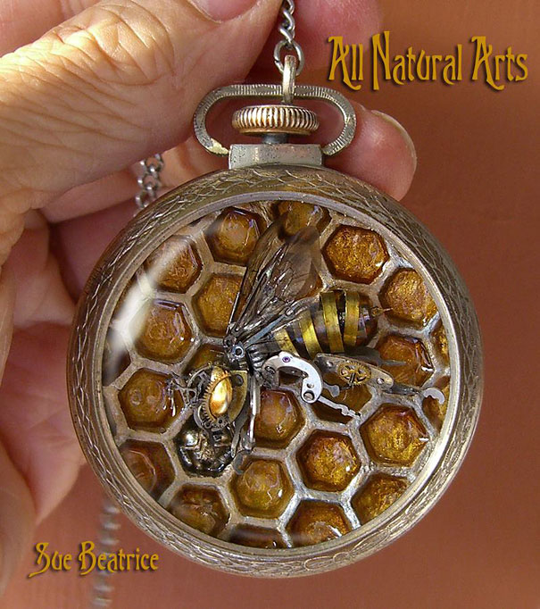 Recyclage de pièces de vieilles montres en sculpture par Susan Beatrice sculptures steampunk recyclage de pieces de vieilles montres 8 sculptures-steampunk-recyclage-de-pieces-de-vieilles-montres-8