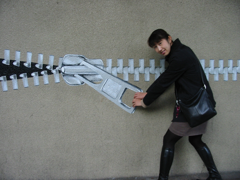 Jun Kitagawa installe des fermetures éclair partout un kitagawa fermetures eclair 2 un-kitagawa-fermetures-eclair-2