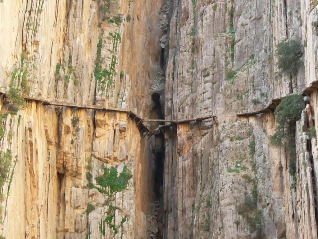 Caminito del Rey : Le chemin le plus dangereux du monde… avant sa sécurisation Caminito del Rey chemin le plus dangereux du monde 10 Caminito-del Rey-chemin-le-plus-dangereux-du-monde-10