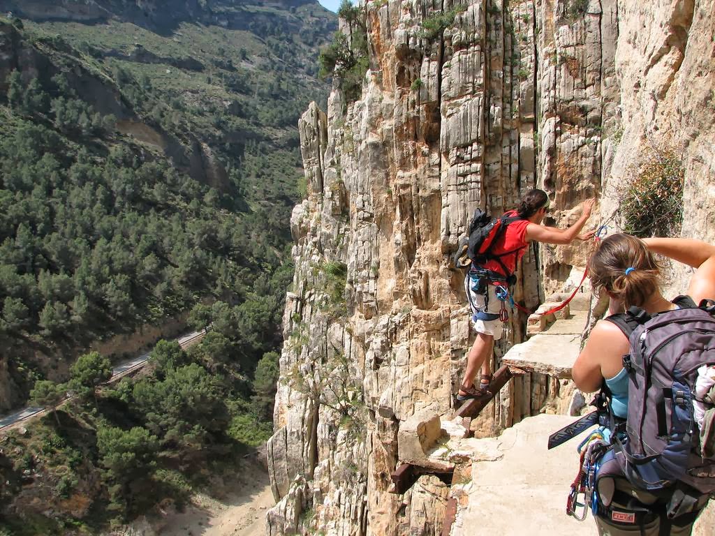 Caminito del Rey : Le chemin le plus dangereux du monde… avant sa sécurisation Caminito del Rey chemin le plus dangereux du monde 16 Caminito-del Rey-chemin-le-plus-dangereux-du-monde-16