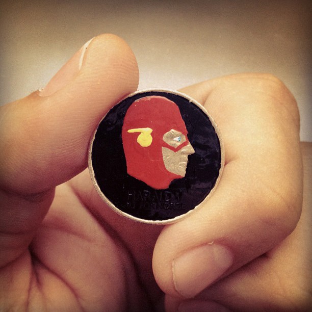 Andre Levy peint des personnages sur des pièces de monnaie personnages sur des pieces de monnaies flash personnages-sur-des-pieces-de-monnaies-flash