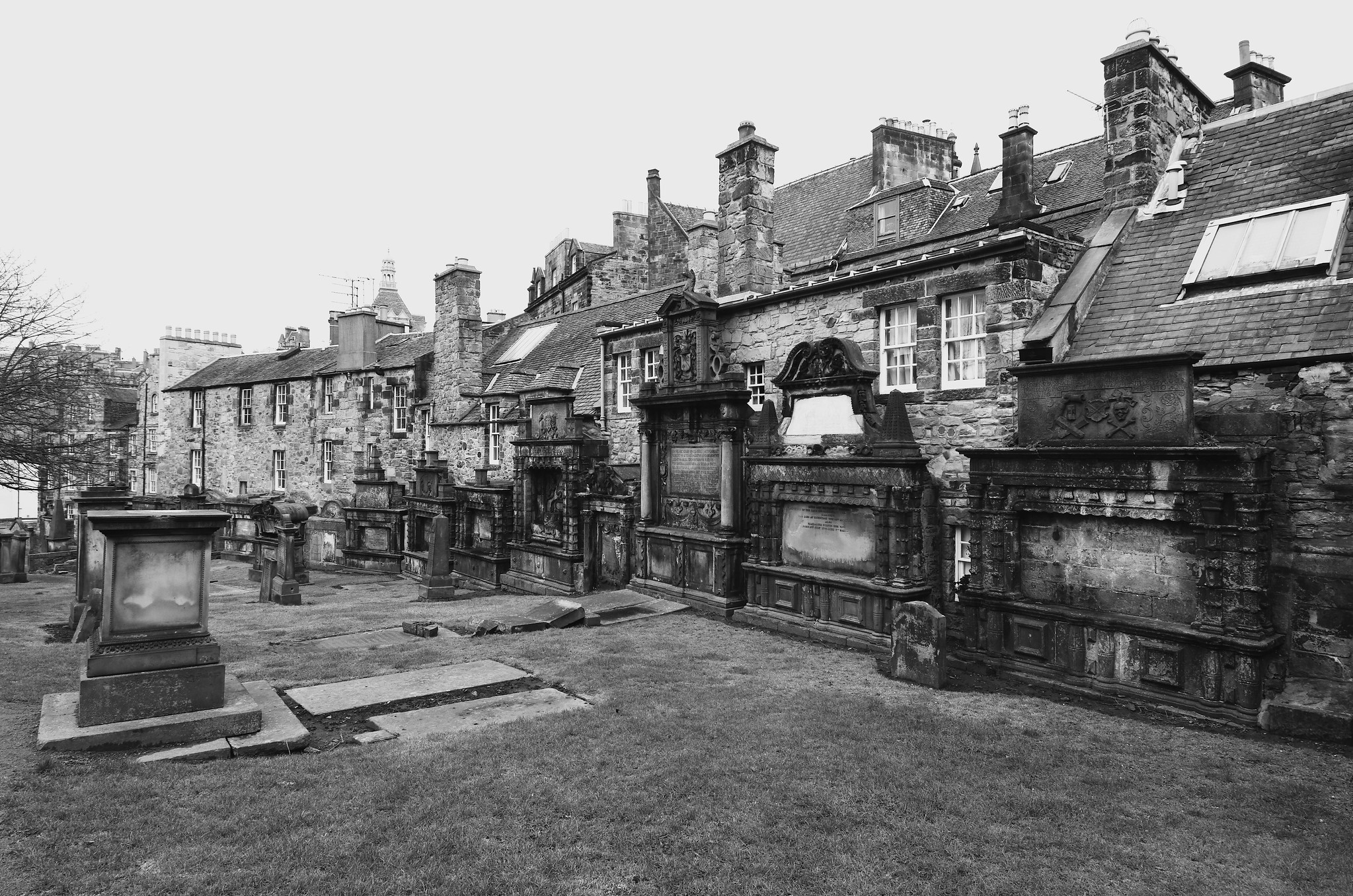 Greyfriars Kirkyard le cimetière le plus hanté du monde greyfriars kirkyard cimetiere le plus hante du monde edimbourg ecosse 5 greyfriars-kirkyard-cimetiere-le-plus-hante-du-monde-edimbourg-ecosse-5
