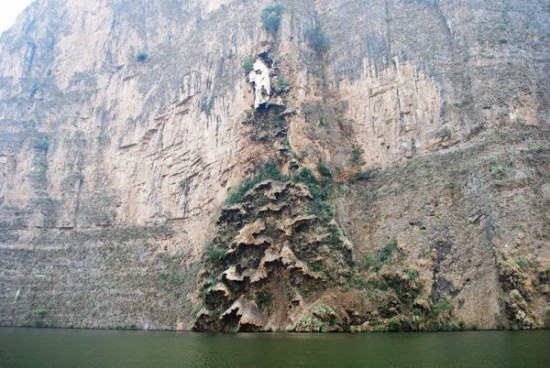 Arbol de Navidad - la cascade en forme de sapin de Noël Arbol de Navidad cascade en forme de sapin de noel 6 Arbol-de-Navidad-cascade-en-forme-de-sapin-de-noel-6
