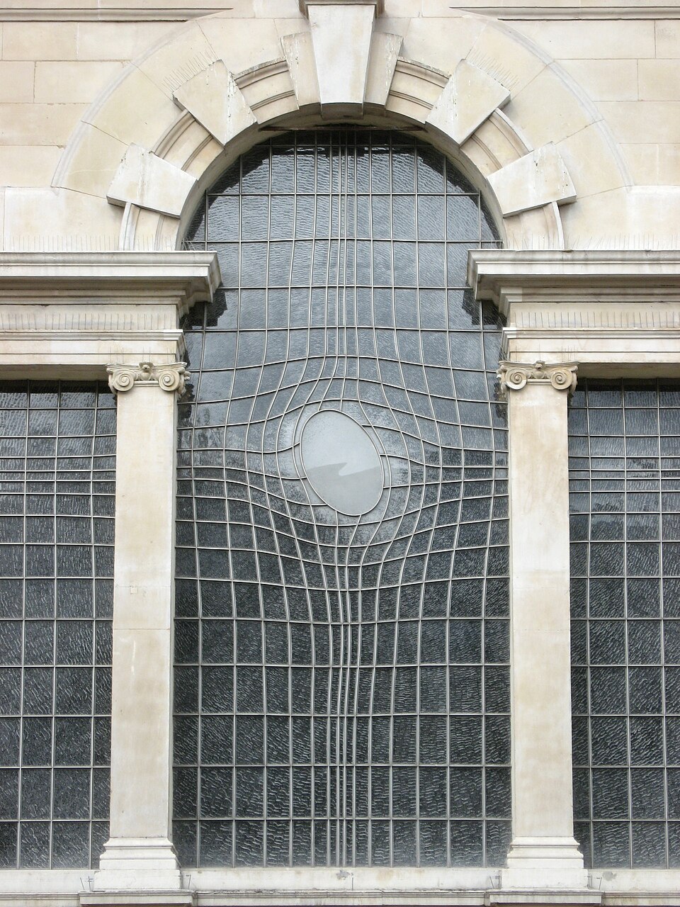 East Window de St Martin-in-the-Fields conçue par Shirazeh Houshiary et Pip Horne East Window de St Martin-in-the-Fields conçue par Shirazeh Houshiary et Pip Horne