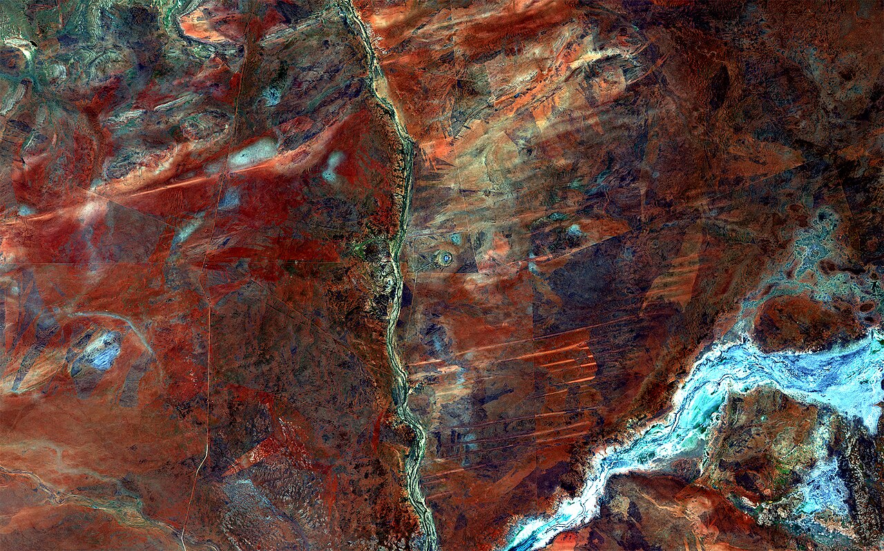 Vue satellite du cratère de Wolfe Creek dans le désert australien Vue satellite du cratère de Wolfe Creek dans le désert australien