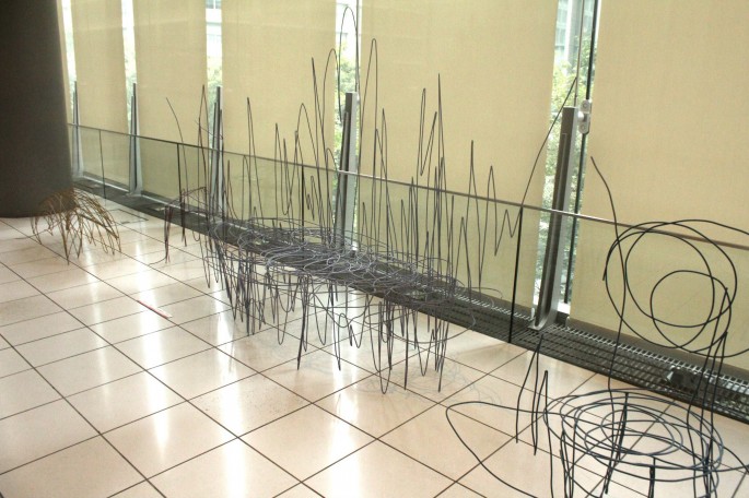 Des meubles en forme de gribouillis meubles en forme de gribouillis daigo fukawa 9 meubles-en-forme-de-gribouillis-daigo-fukawa-9