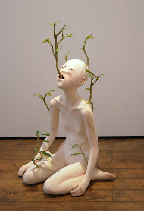 Des sculptures d'humanoïdes dévorés par la nature par Ishibashi Yui sculptures humanoides devores par les vegetaux par ishibashi yui 9 sculptures-humanoides-devores-par-les-vegetaux-par-ishibashi-yui-9