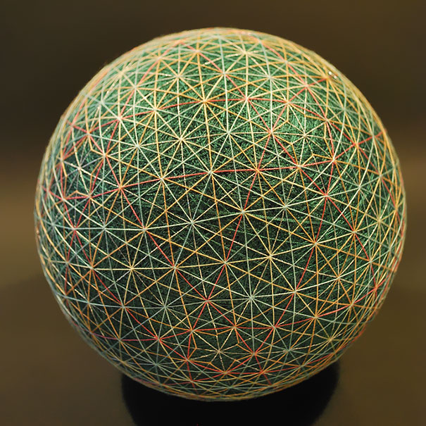 Temari: une mamie de 92 ans réalise de superbes balle brodées temari balle brodee par une mamie de 92 ans 9 temari-balle-brodee-par-une-mamie-de-92-ans-9