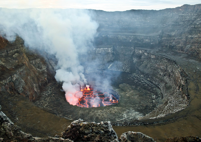 Le lac de lave du mont Nyiragongo le lac de lave permanent du mont nyiragongo 12 le-lac-de-lave-permanent-du-mont-nyiragongo-12