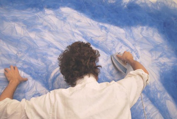 Benjamin Shine crée des tableaux en tulle avec un fer à repasser les tableaux en tulle avec un fer a repasser Benjamin Shine 4 les-tableaux-en-tulle-avec-un-fer-a-repasser-Benjamin-Shine-4