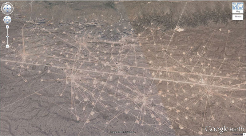 50 découvertes insolites sur google earth 50 decouvertes insolites champ de petrole 50-decouvertes-insolites-champ-de-petrole