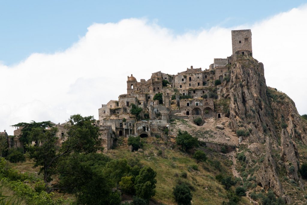 Craco village médiéval fantôme craco village medieval abandonne fantome italie 22 craco-village-medieval-abandonne-fantome-italie-22