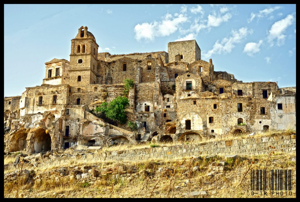 Craco village médiéval fantôme craco village medieval abandonne fantome italie 32 craco-village-medieval-abandonne-fantome-italie-32