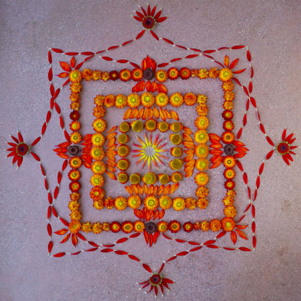 Les mandalas de fleurs de Kathy Klein danmalas mandalas de fleurs de kathy klein 28 danmalas-mandalas-de-fleurs-de-kathy-klein-28