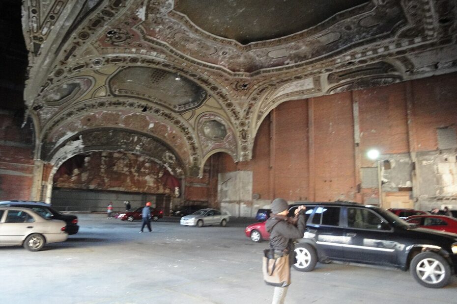 Michigan Theatre : le somptueux théâtre de Detroit transformé en parking michigan theatre detroit parking Ancien Michigan Theatre de Detroit transformé en parking