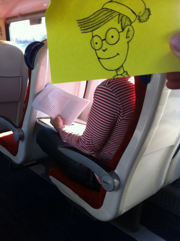 Il dessine aux autres passagers des visages sur des post-it october jones dessine des visages sur des post it des autres passagers des transports en commun charlie october-jones-dessine-des-visages-sur-des-post-it-des-autres-passagers-des-transports-en-commun-charlie