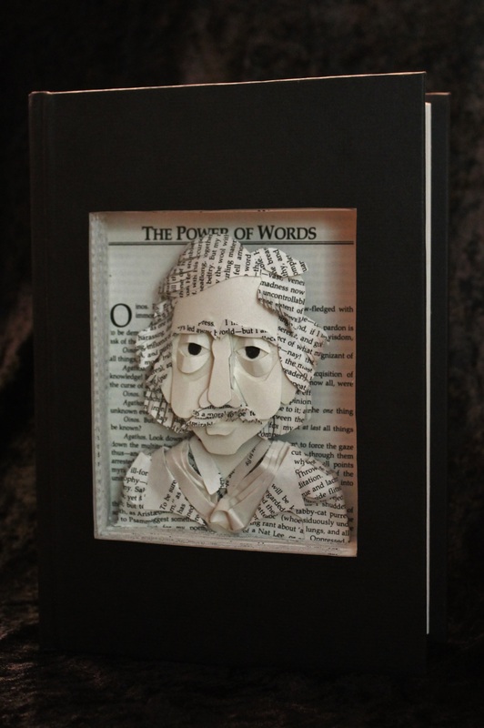 Des sculptures de livres déchirés par Jodi Harvey Brown sculptures de livres dechires par jodi harvey brown edgar allan poe sculptures-de-livres-déchirés-par-jodi-harvey-brown-edgar-allan-poe