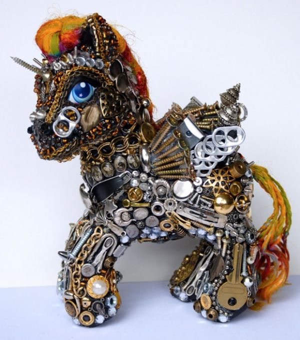 Les sculptures pop-cultures de Elisa Naranja Metálica Insua sculpures pop culture de Elisa Naranja Metalica Insuas my lttle poney sculpures-pop-culture-de-Elisa-Naranja-Metalica-Insuas-my-lttle-poney