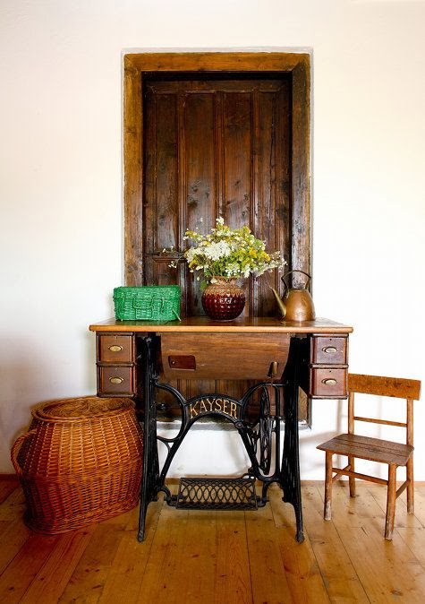 60 idées pour recycler une vieille machine à coudre 60 idees pour recycler une vieille machine a coudre console 2 60-idees-pour-recycler-une-vieille-machine-a-coudre-console-2