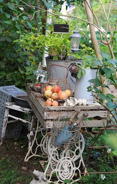 60 idées pour recycler une vieille machine à coudre 60 idees pour recycler une vieille machine a coudre console jardin 12 60-idees-pour-recycler-une-vieille-machine-a-coudre-console-jardin-12