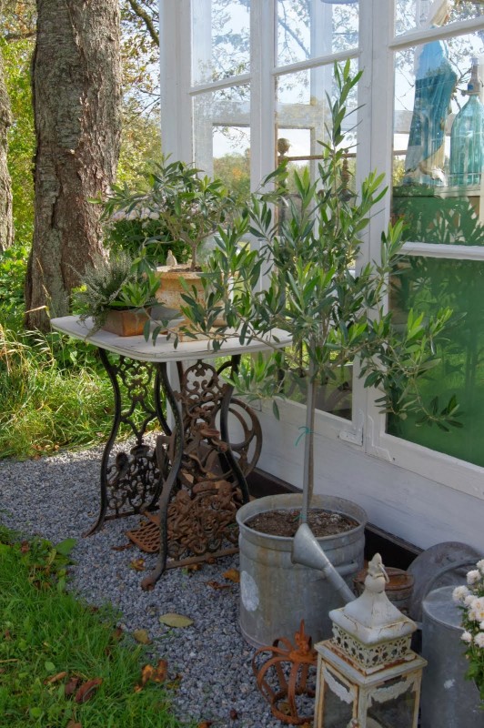 60 idées pour recycler une vieille machine à coudre 60 idees pour recycler une vieille machine a coudre console jardin 2 60-idees-pour-recycler-une-vieille-machine-a-coudre-console-jardin-2