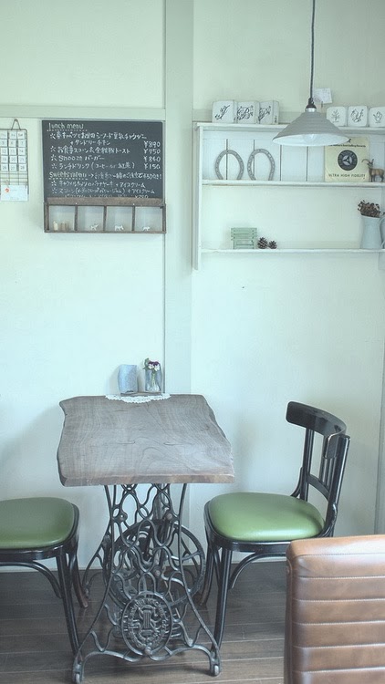 60 idées pour recycler une vieille machine à coudre 60 idees pour recycler une vieille machine a coudre table salle de cuisine 1 60-idees-pour-recycler-une-vieille-machine-a-coudre-table-salle-de-cuisine-1