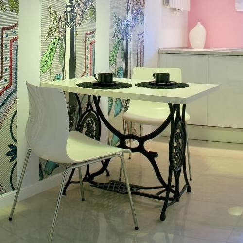 60 idées pour recycler une vieille machine à coudre 60 idees pour recycler une vieille machine a coudre table salle de cuisine 2 60-idees-pour-recycler-une-vieille-machine-a-coudre-table-salle-de-cuisine-2